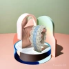 وتُخرَز الخيوط الارجوانية ذات المسطحات الزرقاء والبيضاء، والشعر، والشعر، والشعر Application Scenario